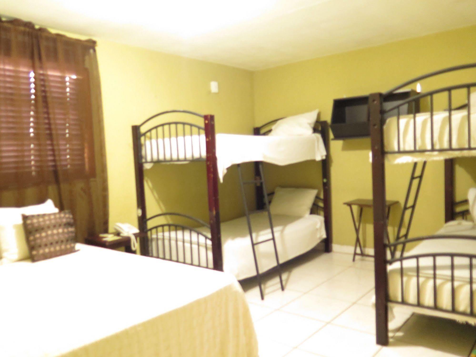 Panama House Bed & Breakfast Exterior photo